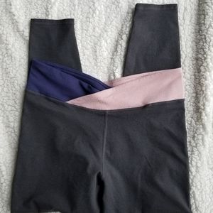 Fabletics Crop Leggings. Large.